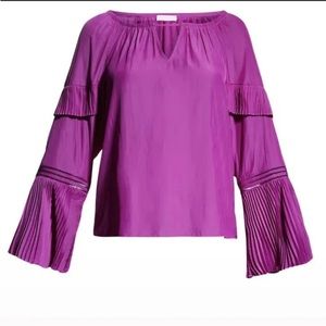 💕HP💕Ramy Brook Harvey Flared-Sleeve
Keyhole Blouse